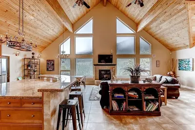 Image de 6 Bdr Mountain Home 360 Vues. Ski, rocher rouge, à 24 minutes de Denver. Jacuzzi! !