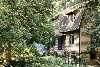 Image de Spectaculaire Waterfront Getaway dans un pavillon confortable sur le fleuve Delaware + Canal