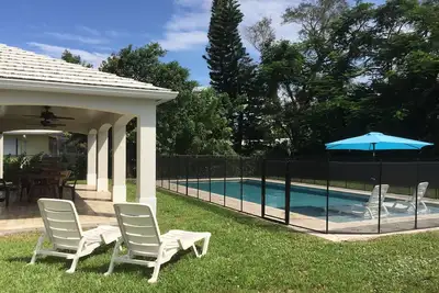 Image de Piscine chauffée de 38 '+ cuisine design + Prix D'ÉTÉ!