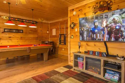 Image de Cabine Mountain Cove - Luxe, Cabine Friendly Pet - Table De Piscine / Bain Chaud / Fire