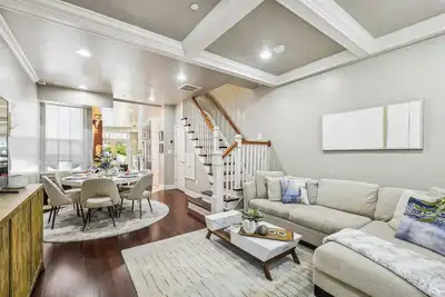 Image de Historic District maison avec rénovation magnifique