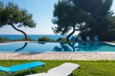 Image de Grand appartement à l'intérieur d'un complexe près de la côte avec piscine