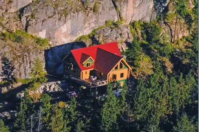 Image de Belle maison journal ci-dessus Skaha