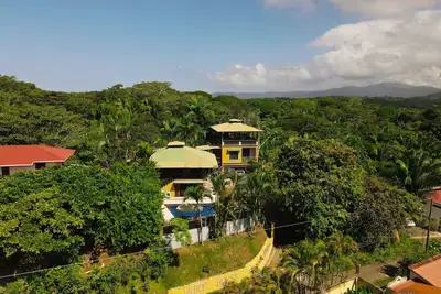 Image de Vues À 360 DEGRÉS Sur Les Montagnes Et L'OCÉAN! ! ! Minutes De La Plage! ! !