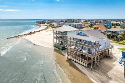 Image de Z Beach House au bord de la mer! Sièges Oceanside!