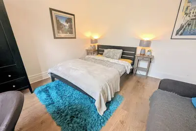 Image de Trendy vintage 5/6 bed 2 bath family house central London