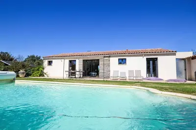 Image de Belle maison de vacances privée avec climatisation, piscine privée, Wifi, Tv, terrasse, parking
