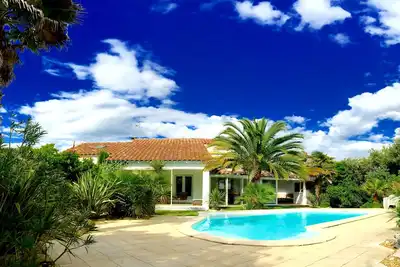 Image de Villadanslesud au milieu des Bois avec Piscine Jardin-Exotique Tennis Billard