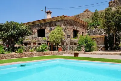 Image de Gîte Las Colmenas: Charmante Maison avec Piscine Privée au Cœur de