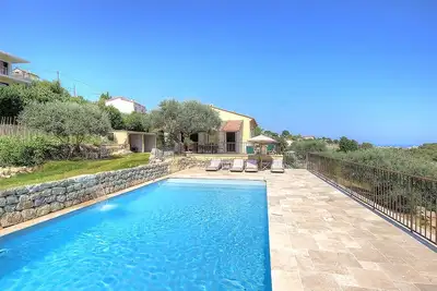 Image de Maison Provençale Côte d'Azur Pleine de charme avec Piscine Chauffée