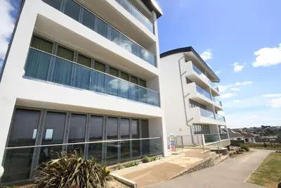 Image de Zenith 16 est un bel appartement avec vue sur la plage de Porth
