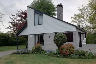 Image de Maison avec grand jardin près de la plage