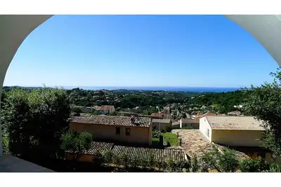 Image de Villa avec piscine intérieure chauffée et gardien