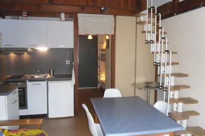 Image de Studio entre mer et forêt  à 150m de la plage/