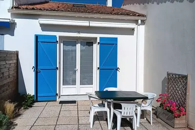 Image de Charmante Maisonnette à 200m de la Plage avec Jardin et Parking Privé