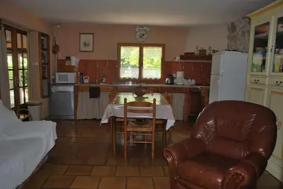 Image de Appartement rez de chaussée avec jardin au calme, dans maison ancienne rénovée.