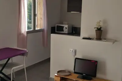 Image de Studio 25 m2 fully equipped, air conditioning, wifi, small garden<br><br> Book 06. 09. 97. 78. 71