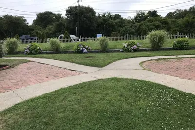 Image de Emplacement parfait sur la cape! La plage est à 200 m de la maison.