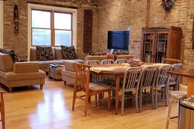 Image de Amazing Loft Home 4 Bdrm, 4 Bath, Parfait pour les familles, couples, escapades pour filles