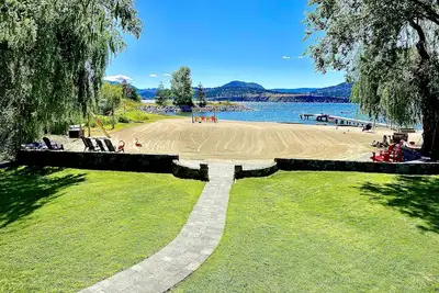 Image de Meilleur emplacement Beach House, à pied de la ville, à côté des espaces verts