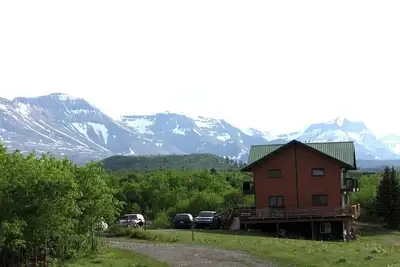 Image de Peut accueillir des groupes petits ou grands, peut accueillir jusqu'à 40, 8 chambres, combinaison de sous-sol séparée