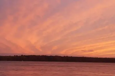 Image de À quelques minutes du comté - Location hebdomadaire de chalets de 2 chambres