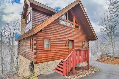 Image de Snuggle Bug, une retraite de lune de miel romantique dans les Smokies!