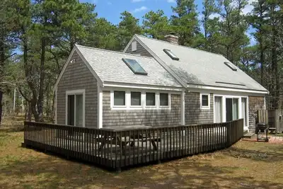 Image de Maison spacieuse dans une zone boisée tranquille