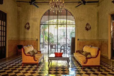 Image de Maison Azul - Historic Merida, Demeure coloniale française avec Old World Romance