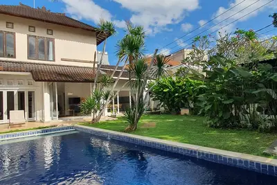Image de Villa spacieuse avec piscine privée à Umalas