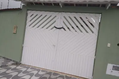 Image de Belle nouvelle maison! Deux places de parking, deux chambres à coucher, barbecue.