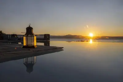 Image de Villa avec piscine en face de la plage presque privée