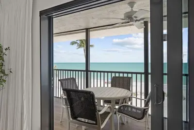 Image de Pointe Santo - Condo de luxe entièrement rénové directement face au golfe