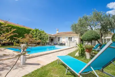 Image de Maillane (6p) with pool in Maillane - Provence
