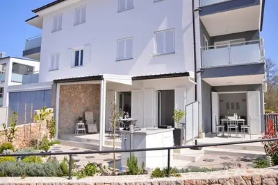 Image de Appartements Stefi, (14506), Njivice, Croatia