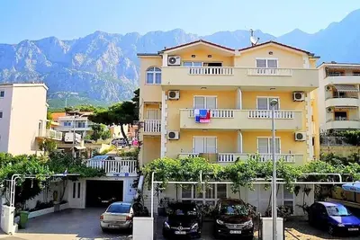 Appartements Ivica, (14349), Makarska, Croatia