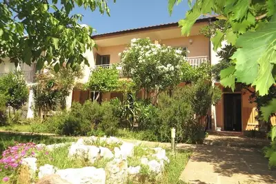 Image de Appartements et chambres Nikica, (14171), Baška, Croatia