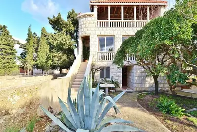 Image de Appartements Lino, (14535), Sumartin, Croatia
