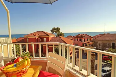 Image de Appartement 50 mètres de la mer et à 30 minutes de Montecarlo