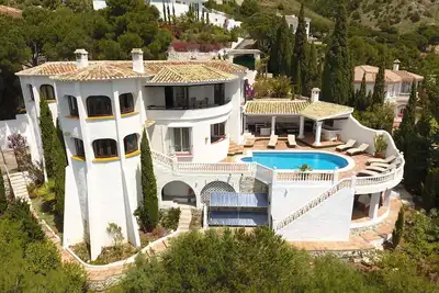 Superbe Villa De 4 Chambres À Valtocado Avec Une Vue Spectaculaire Sur La CÔTE