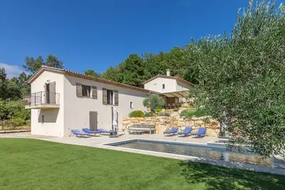 Image de Villa Suzanne - Superbe prestation dans le magnifique petit village La Garde Freinet.