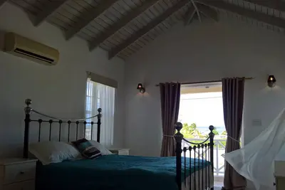 Image de 3 chambres à coucher de la maison, à Mangrove St Philip