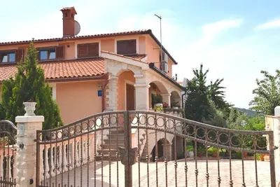 Image de Appartements Nives, (15326), Banjole, Croatia