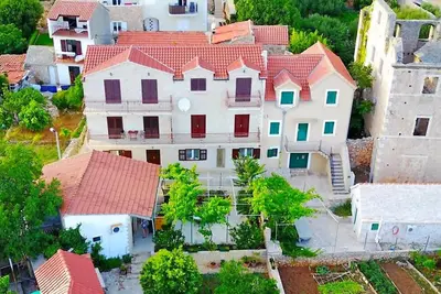 Image de Appartements Olga, (12628), Bol, Croatia
