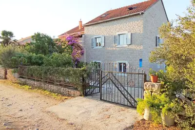 Appartements Jakov, (12252), Mirca, Croatia