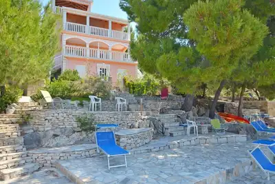 Image de Appartements Dinko, (13037), Blato, Croatia