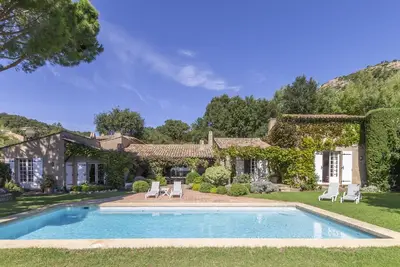 Image de La Pierre - Un endroit plein de charme et vue panoramique sur la mer à Grimaud.