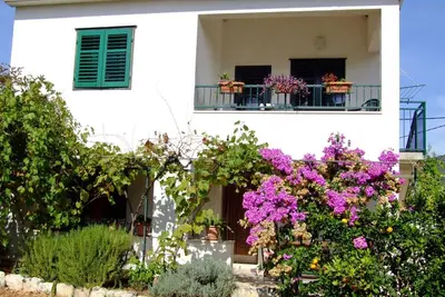 Image de Appartements Božica, (11822), Vinišće, Croatia