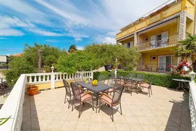 Image de Appartements et chambres Slavko, (8120), Banjol, Croatia