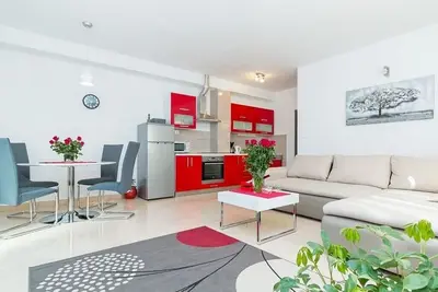 Appartement Eduard, (15601), Kaštel Kambelovac, Croatia